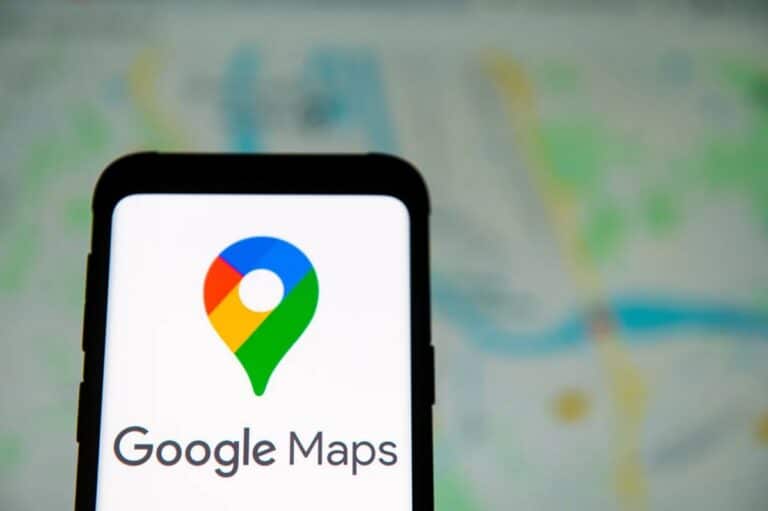 Jak zrobić i wysłać pinezkę w Google Maps