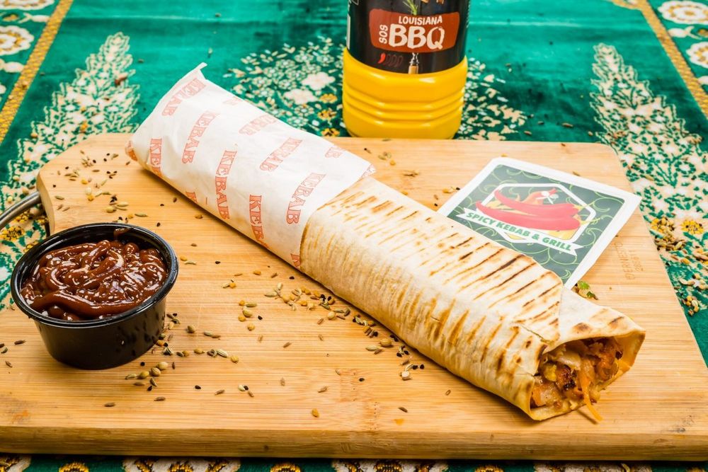 Gdzie zjeść kebab na Woli po północy? Przewodnik dla nocnych głodomorów Gdzie zjeść kebab na Woli po północy